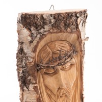 Chrystus w koronie cierniowej. Płaskorzeźba w drewnie. Sygn.